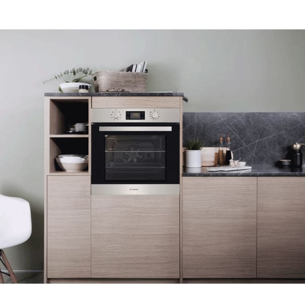 Four Encastrable Électrique Ariston 66 Litres Inox (FA3540HIXA) Four Encastrable Électrique Ariston 66 Litres Inox (FA3540HIXA)